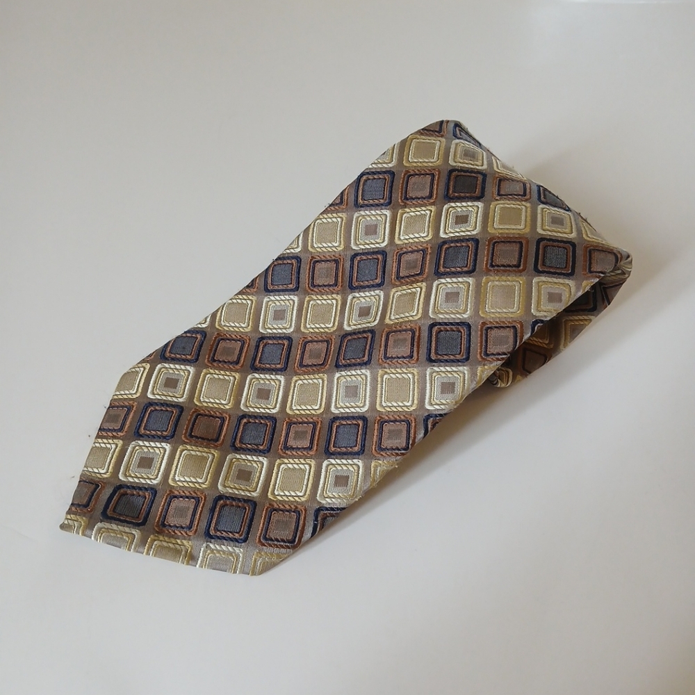 Giorgio Brutini Diamond Pattern Tie in Brown and Gold